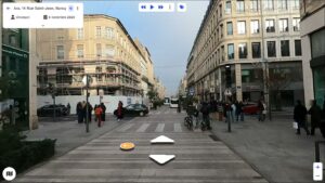 La plateforme de bus sur la Rue Saint-Jean